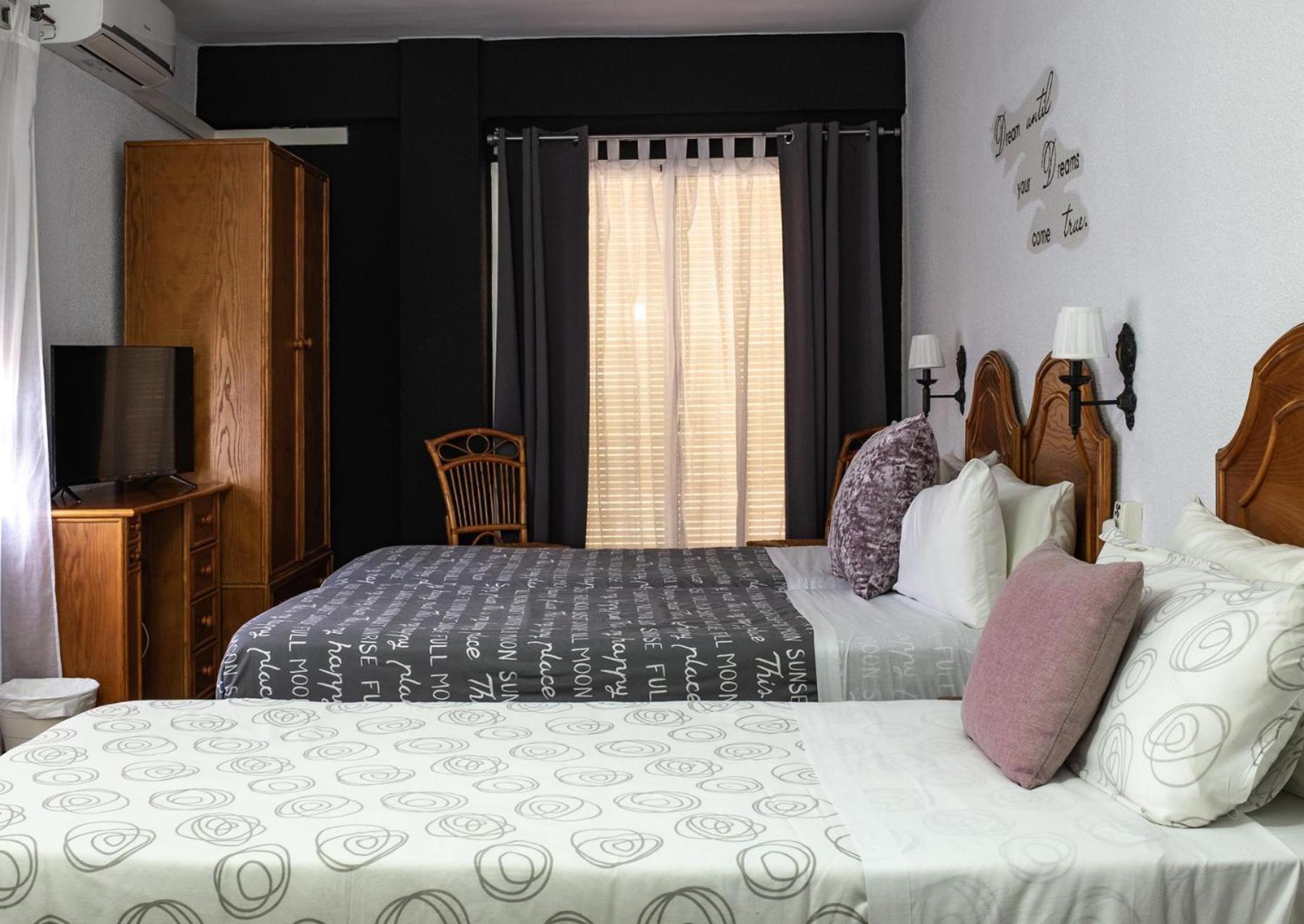 Hostal Victoria Altura Esterno foto